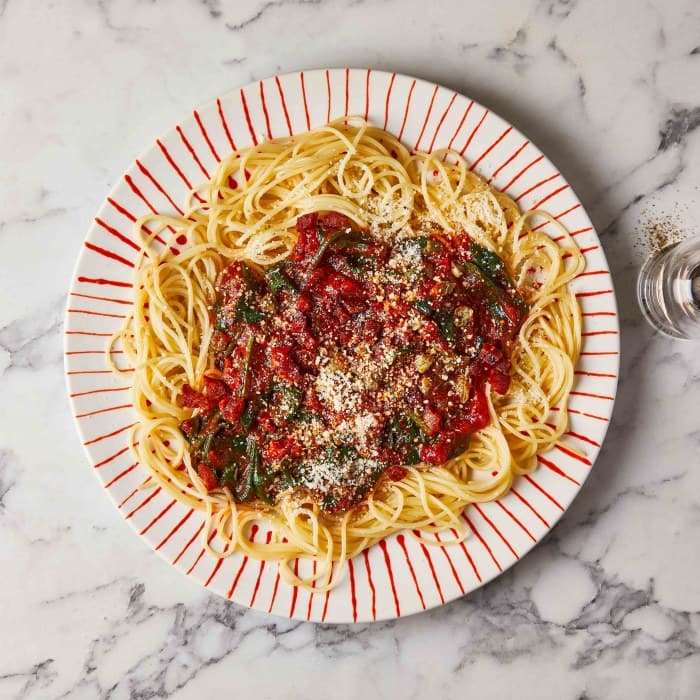 Spaghetti with Spanish flavours